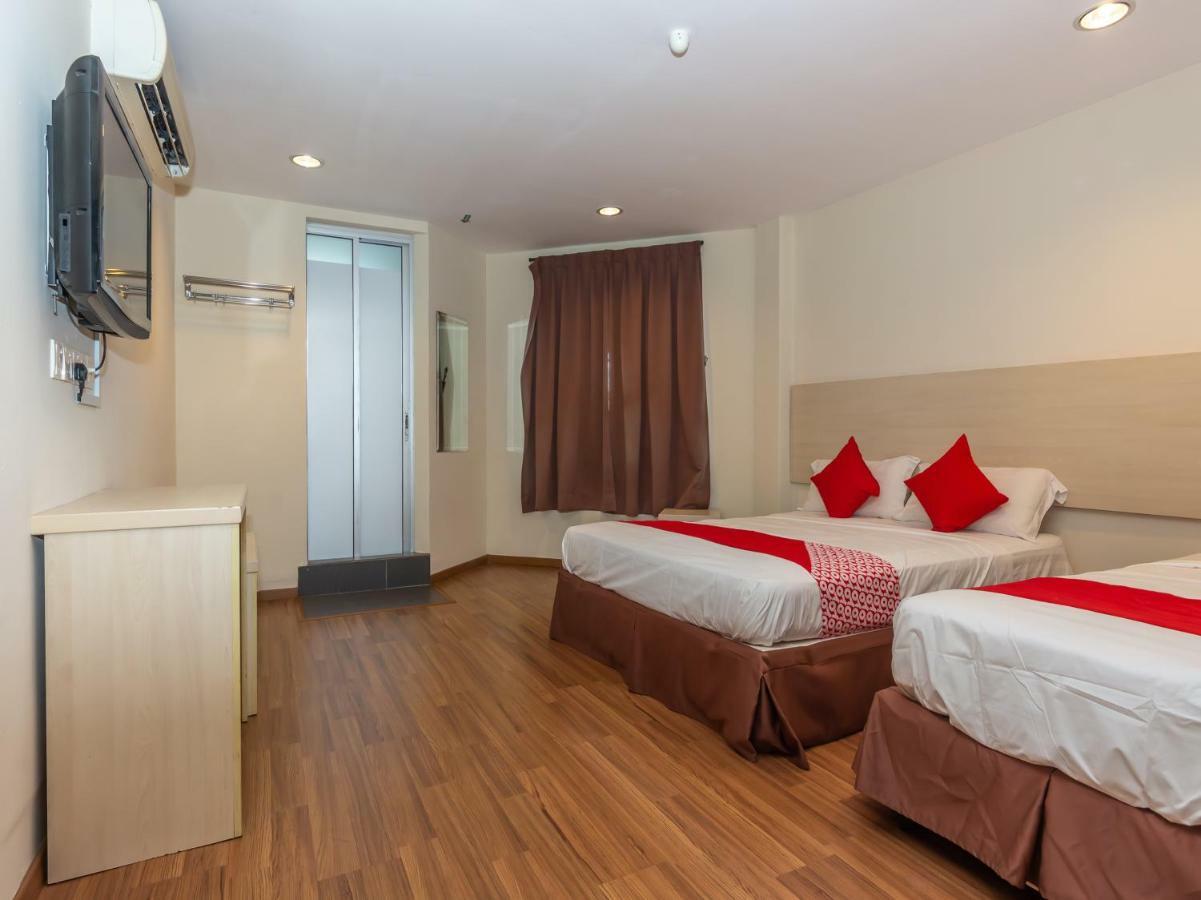 Oyo 1158 906 Airport Hotel Malacca Exterior photo