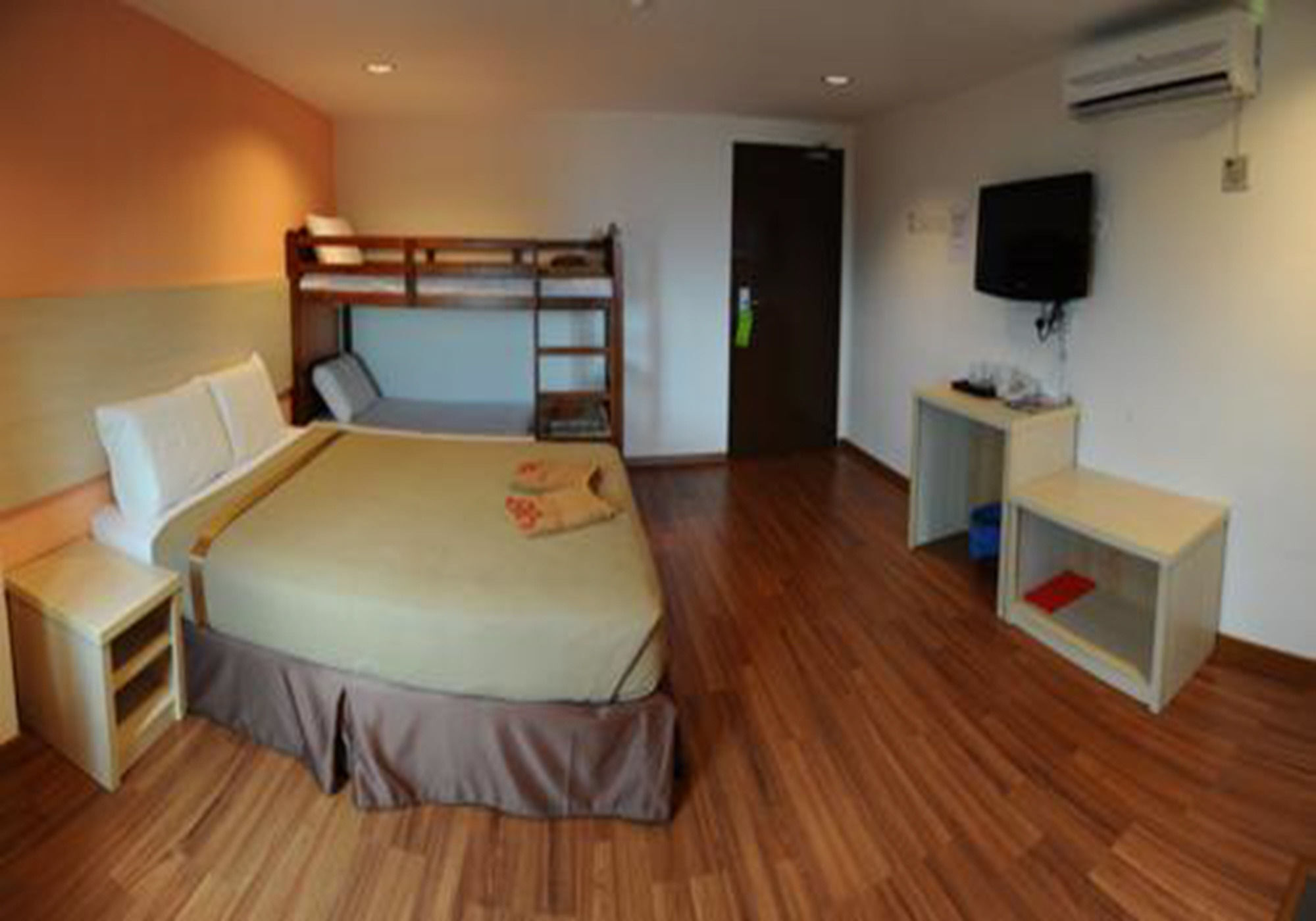Oyo 1158 906 Airport Hotel Malacca Exterior photo
