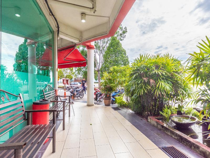 Oyo 1158 906 Airport Hotel Malacca Exterior photo